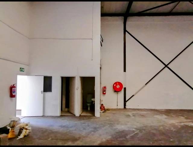 296M² WAREHOUSE TO LET IN BEACONVALE
